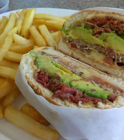 Hunter's Ridge: Your Favorite Hamburger in Ontario